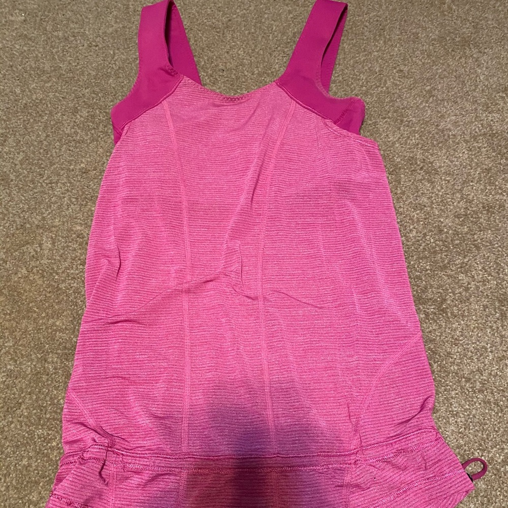 Lululemon tank
